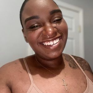 Meet your Posher, Iva